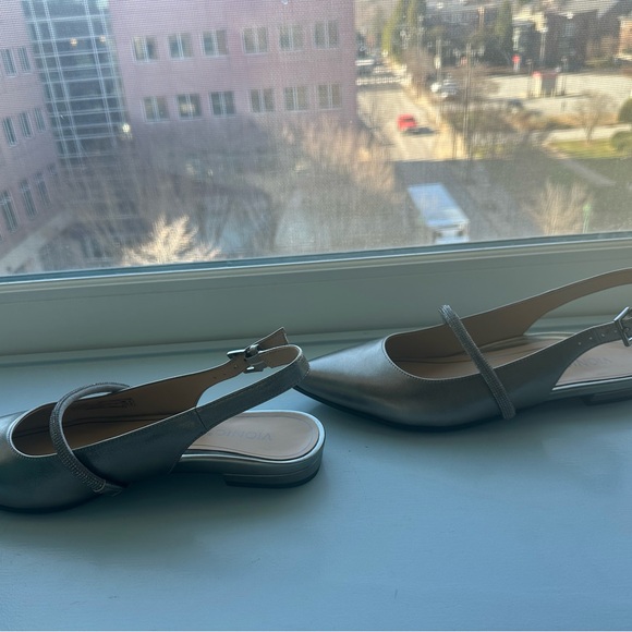 Vionic Presidio dress flats in Platinum Leather - Picture 6 of 6